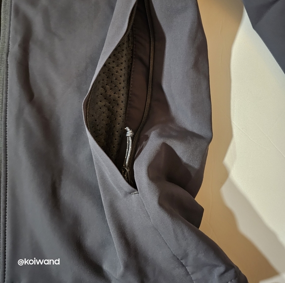 Kirkland Signature Men's Stretch Water Repellent Wind Resistance Jacket Size S - Picture 8 of 16